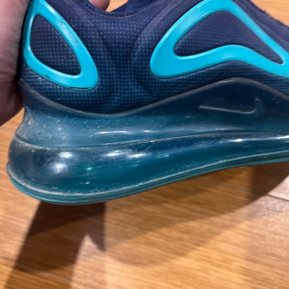 Nike Air Max 720 size 5y - Picture 6 of 9